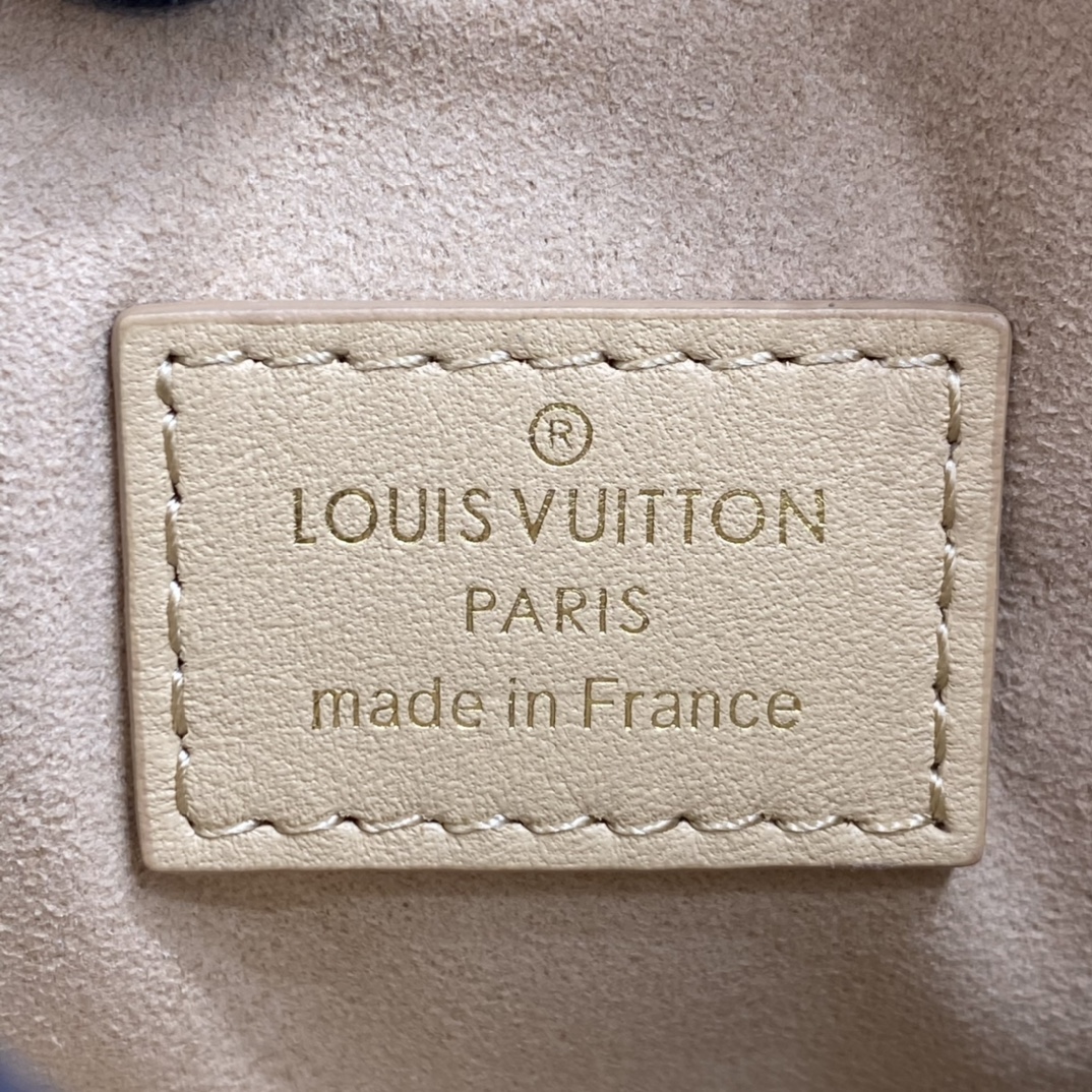 Louis Vuitton POCHETTE TROCA Shoulder Bag M59048 Beige